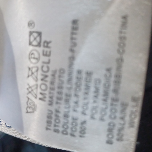 Moncler women's medium vest - Picture 8 of 11